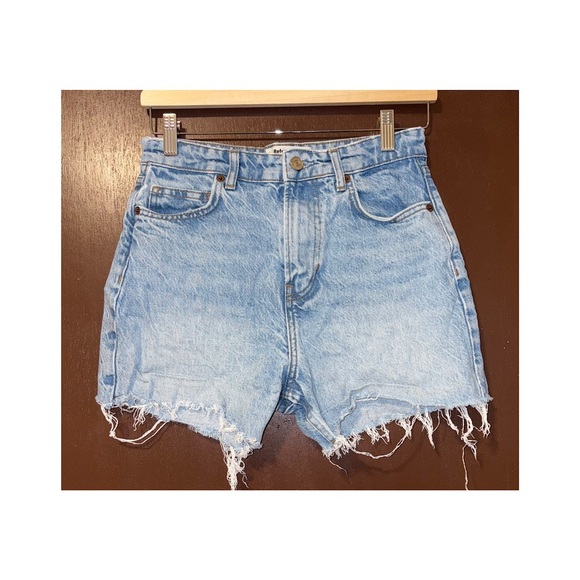 Reformation Pants - Reformation Kelsey High Rise Loose Jean Shorts (Light Wash — 25)